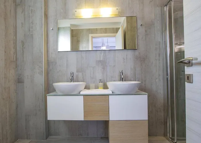 Orizontas By Willa Kalamítsi